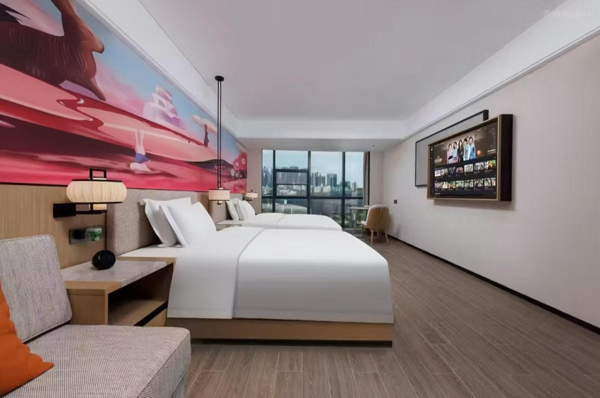 Mehood Lestie International Hotel Nancun Wanbo Metro Station Branch - Free Shuttle Bus To Canton Fair Complex During Canton Fair Period & Free Breakfast & Free Afternoon Tea & Free Midnight Snack & Free Vpn Internet Access מראה חיצוני תמונה