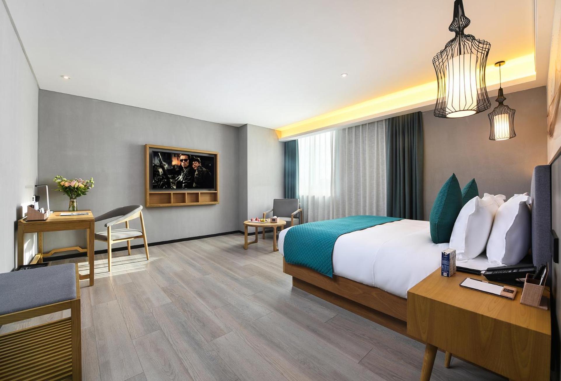 Mehood Lestie International Hotel Nancun Wanbo Metro Station Branch - Free Shuttle Bus To Canton Fair Complex During Canton Fair Period & Free Breakfast & Free Afternoon Tea & Free Midnight Snack & Free Vpn Internet Access מראה חיצוני תמונה