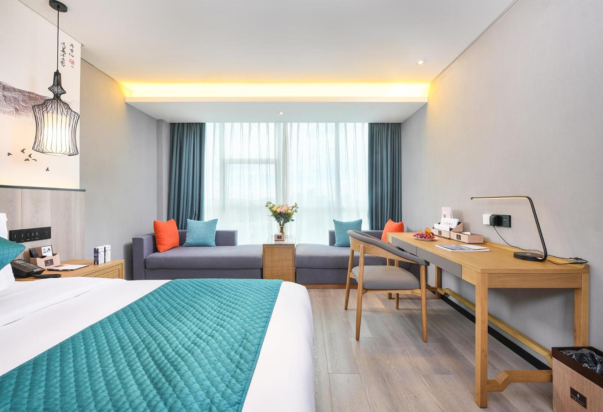 Mehood Lestie International Hotel Nancun Wanbo Metro Station Branch - Free Shuttle Bus To Canton Fair Complex During Canton Fair Period & Free Breakfast & Free Afternoon Tea & Free Midnight Snack & Free Vpn Internet Access מראה חיצוני תמונה