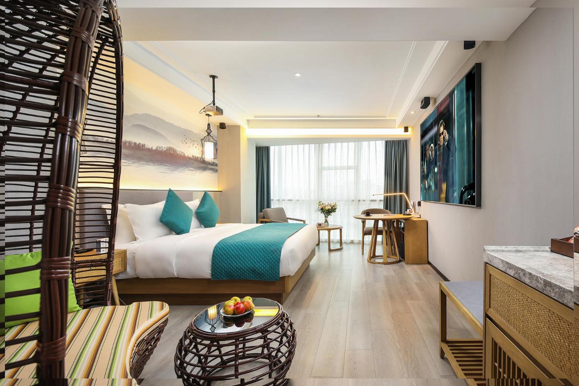 Mehood Lestie International Hotel Nancun Wanbo Metro Station Branch - Free Shuttle Bus To Canton Fair Complex During Canton Fair Period & Free Breakfast & Free Afternoon Tea & Free Midnight Snack & Free Vpn Internet Access מראה חיצוני תמונה