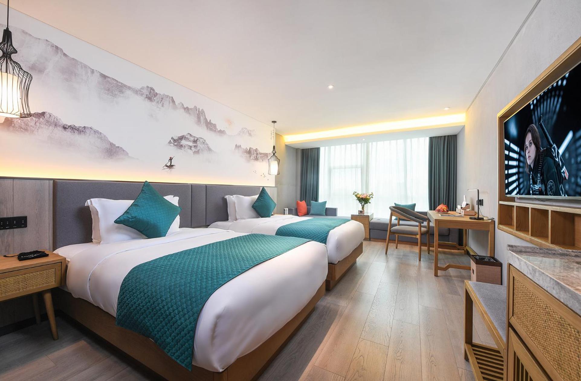 Mehood Lestie International Hotel Nancun Wanbo Metro Station Branch - Free Shuttle Bus To Canton Fair Complex During Canton Fair Period & Free Breakfast & Free Afternoon Tea & Free Midnight Snack & Free Vpn Internet Access מראה חיצוני תמונה