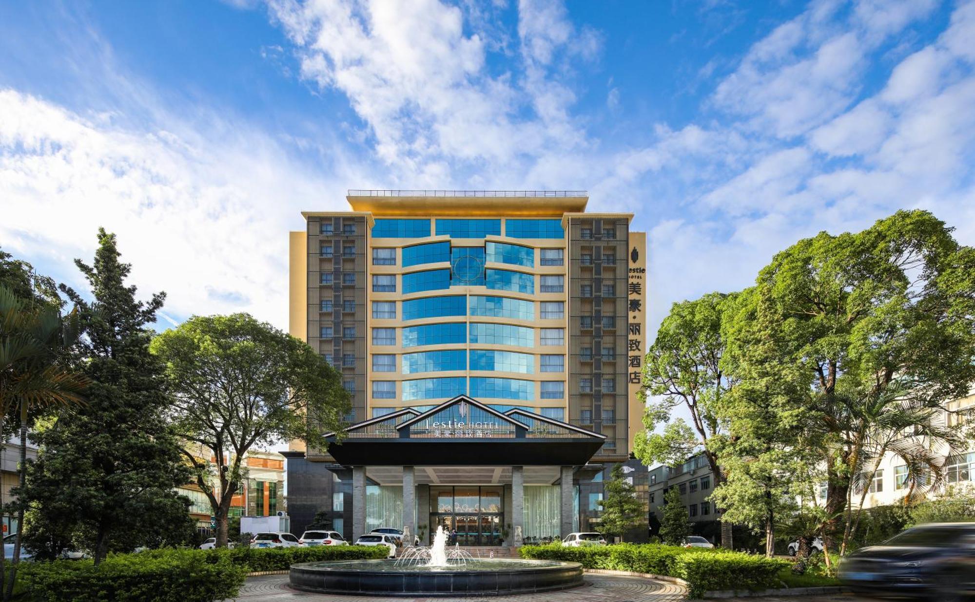 Mehood Lestie International Hotel Nancun Wanbo Metro Station Branch - Free Shuttle Bus To Canton Fair Complex During Canton Fair Period & Free Breakfast & Free Afternoon Tea & Free Midnight Snack & Free Vpn Internet Access מראה חיצוני תמונה